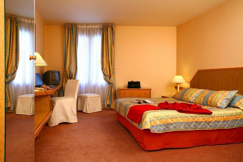 Hotel Fertel Etoile Parigi Esterno foto